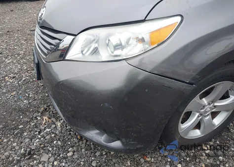 2015 Toyota Sienna Le 8 Passenger из США, поврежденный, VIN 5TDKK3DC7FS630614